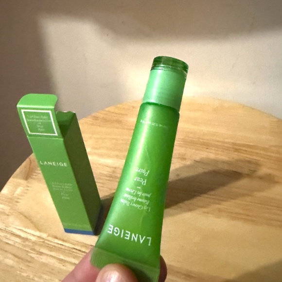 Laneige Lip glowy balm in Pear NWT - Picture 5 of 5